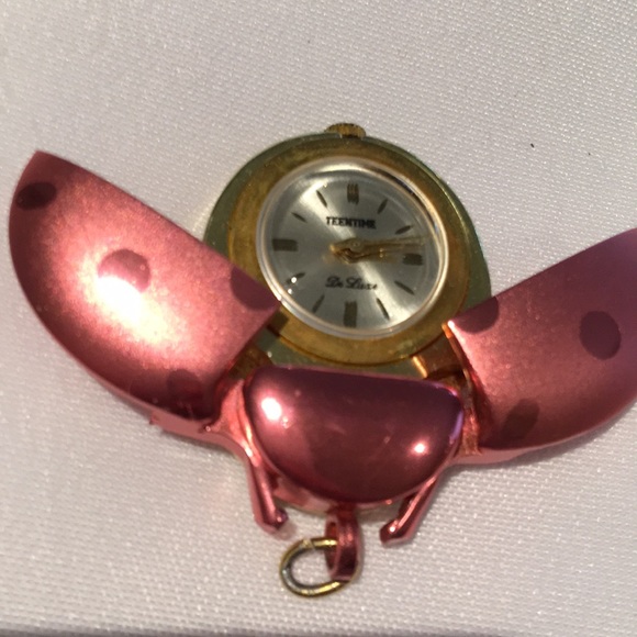 Stunning πβ€οΈ Vintage Cicada Beetle Rose Watch Pendant Teentime πβ€οΈ - Picture 5 of 8